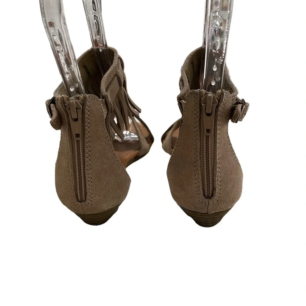 MINNETONKA Suede Ankle Fringe Low Wedge Sandals Zipper Back Taupe Brown Size 7